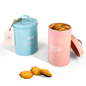 Simple biscuit tin container with a good sealing lid