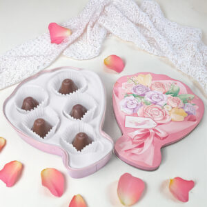 Floral bouquet valentine tin box for romantic present